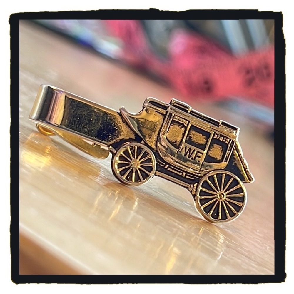 💕Vintage Gold Tone Wells Fargo Carriage Tieclip💕